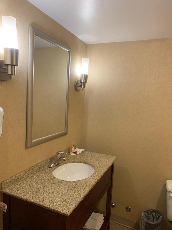 Ramada By Wyndham Niagara Falls/Fallsview Luaran gambar