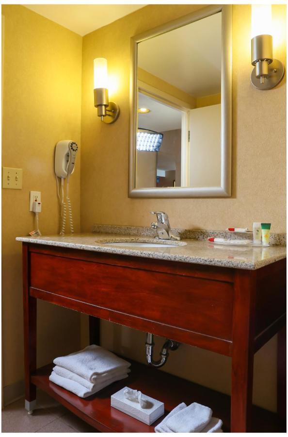 Ramada By Wyndham Niagara Falls/Fallsview Luaran gambar