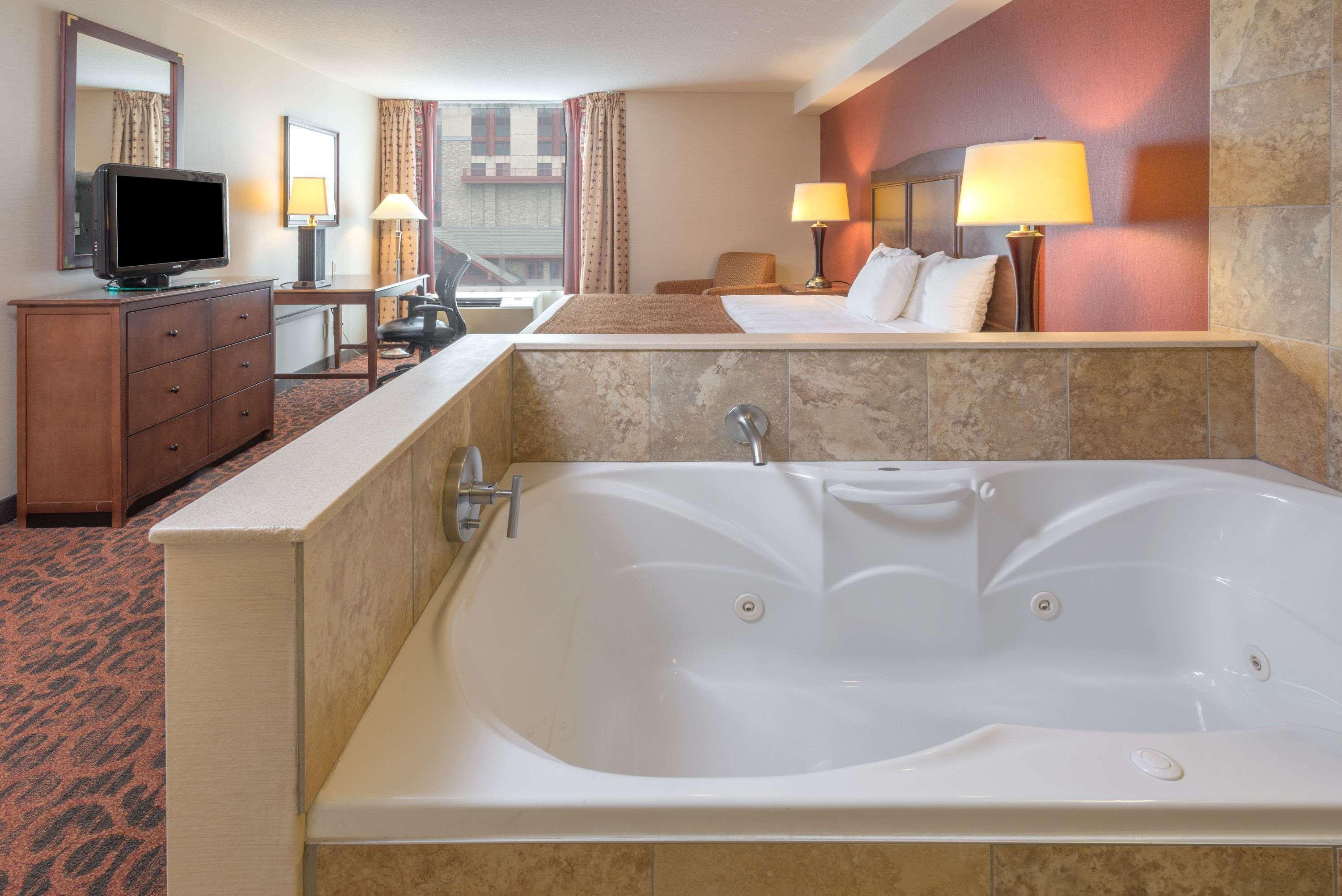 Ramada By Wyndham Niagara Falls/Fallsview Luaran gambar