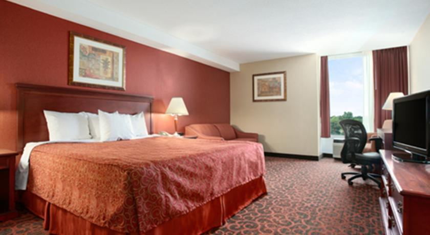 Ramada By Wyndham Niagara Falls/Fallsview Bilik gambar